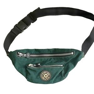 VINTAGE Kipling Fanny Pack in Green